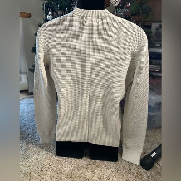 AMERICAN Eagle Outfitters Men’s Cable Knit Long Sleeved White Sweater (L) - Picture 3 of 9